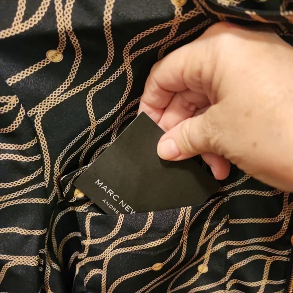 NWT MARC NY long sleeved ZIP front soft Blouse... modern, mature style . Size M - Picture 7 of 8